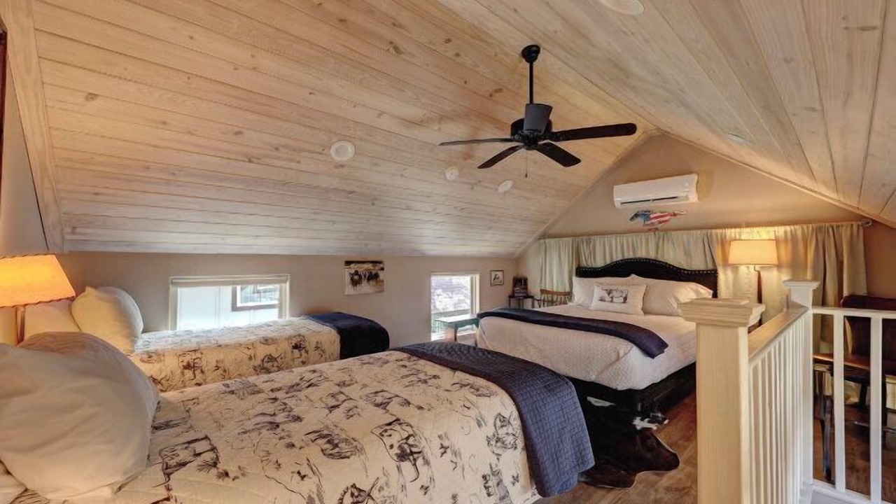 Photo of Bedroom in Center Point