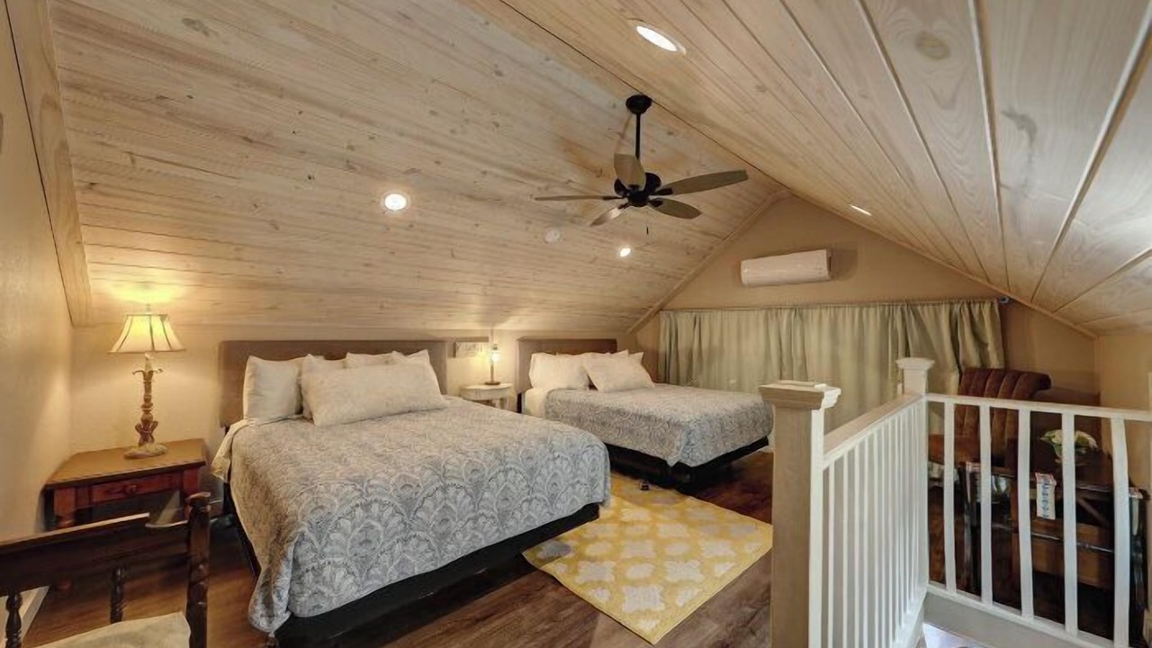 Photo of Bedroom in Center Point