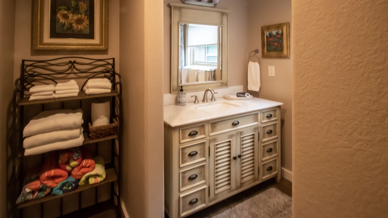 Photo of Bathroom in Center Point