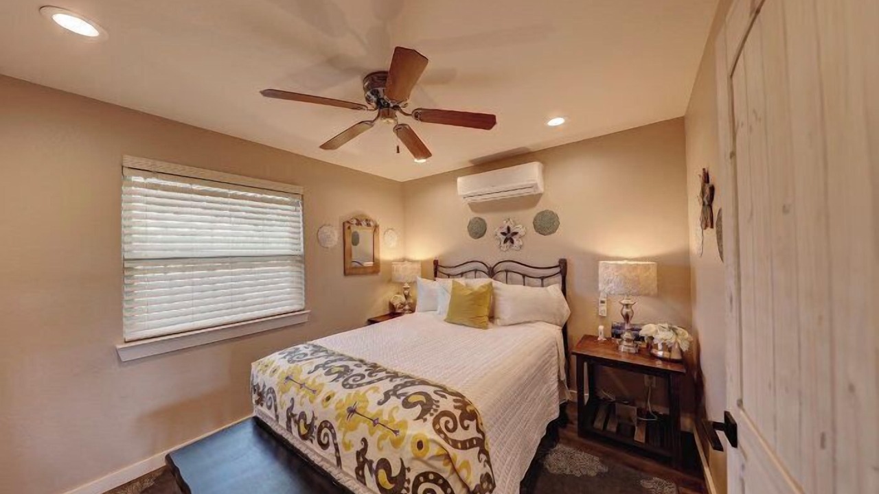 Photo of Bedroom in Center Point