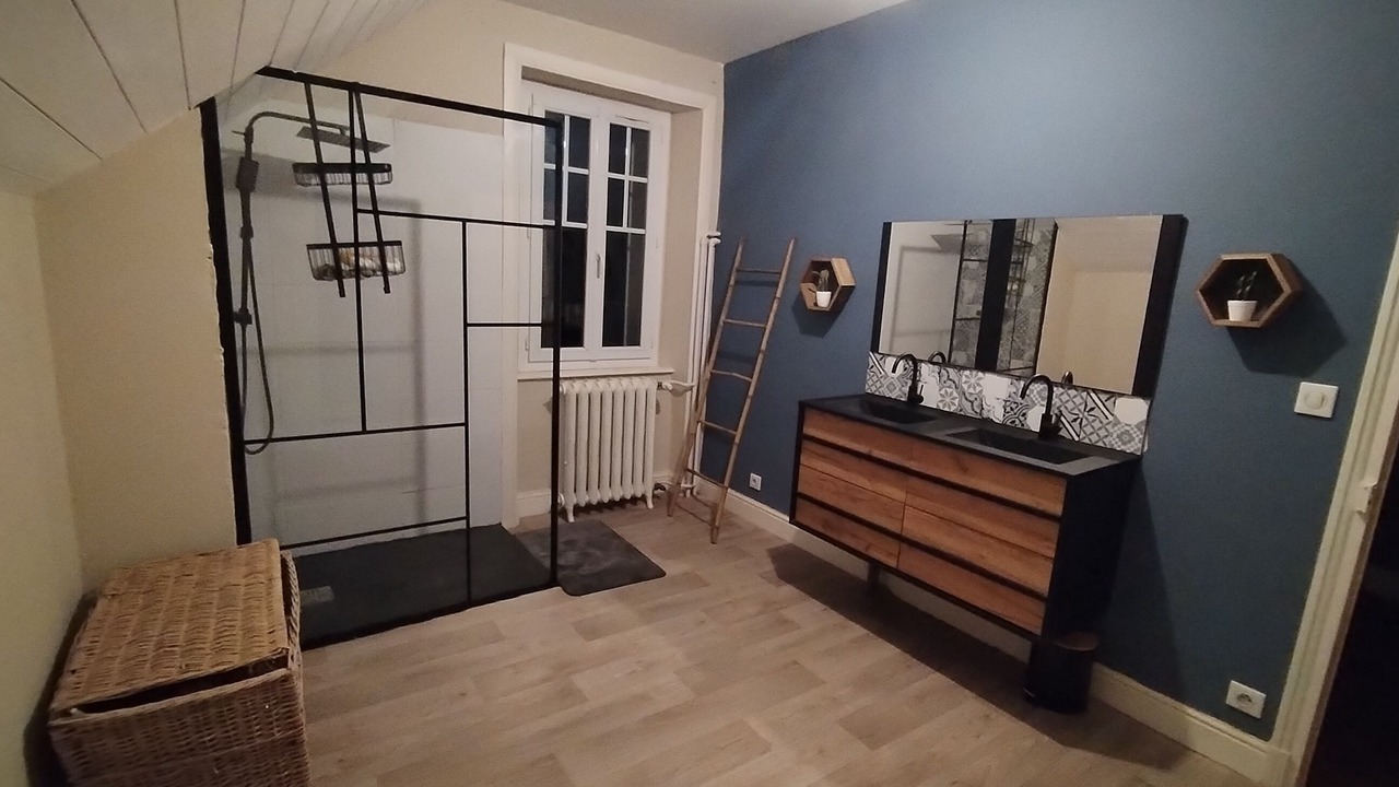 Photo of Others in Ally