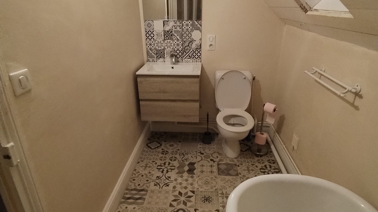Photo of Bathroom in Ally