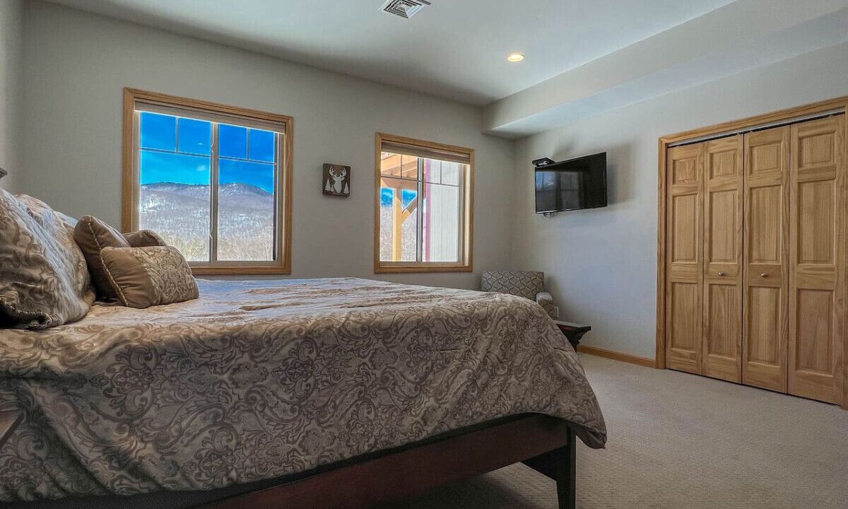 Photo of Bedroom in Jackson