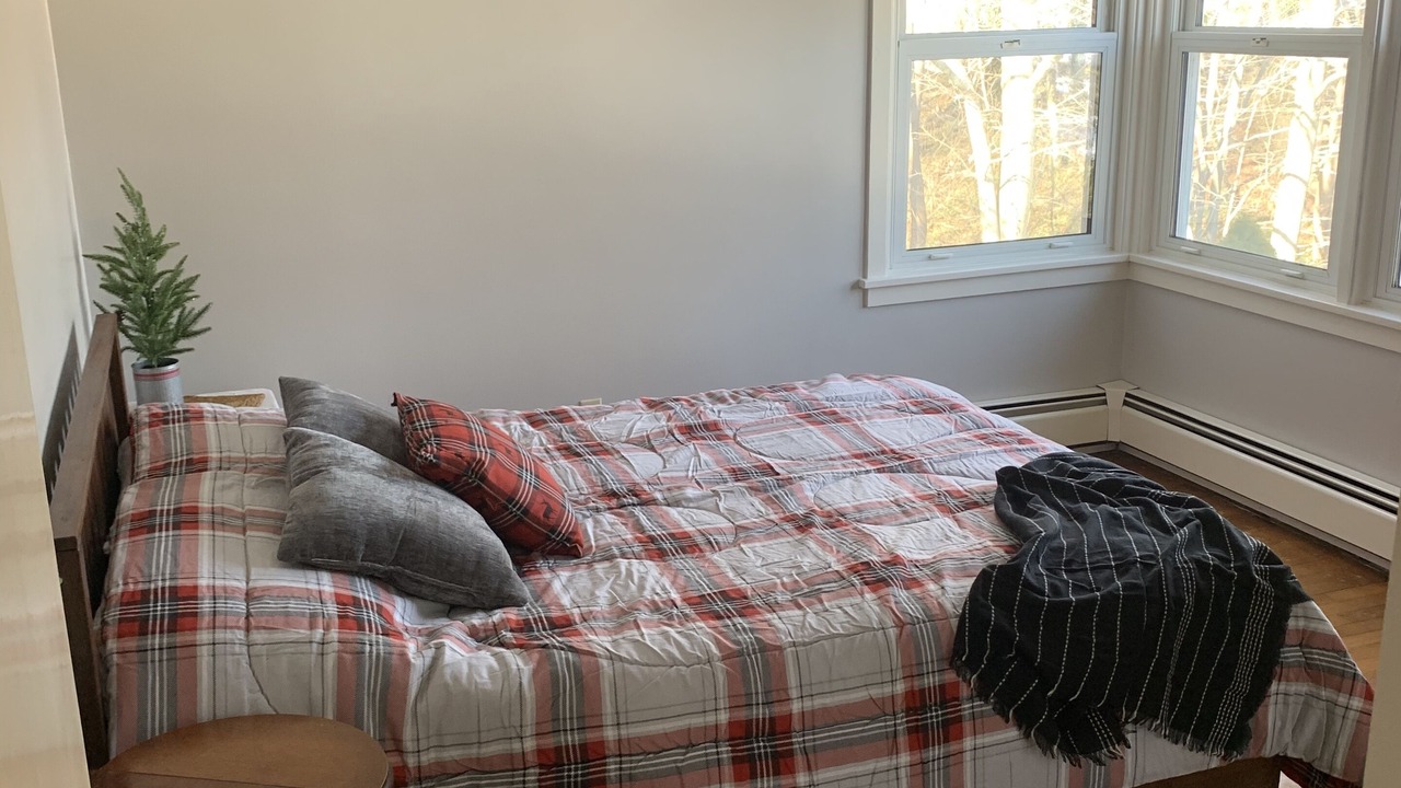 Photo of Bedroom in Conneaut