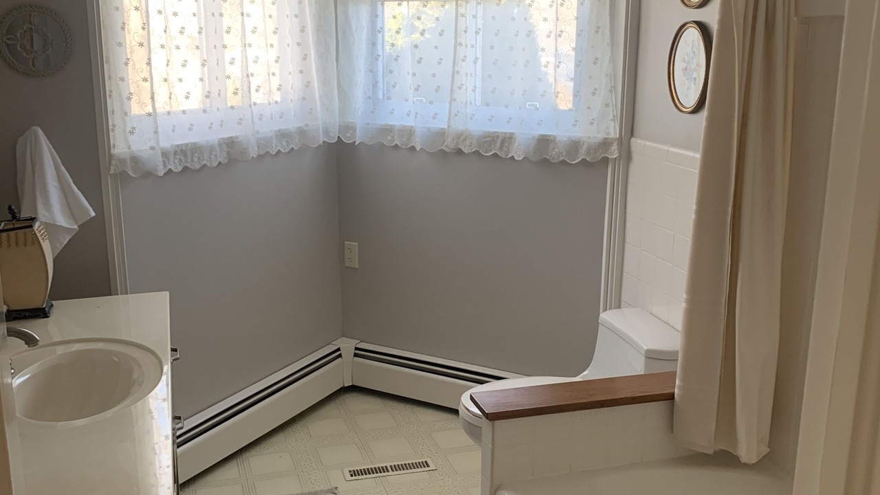 Photo of Bathroom in Conneaut