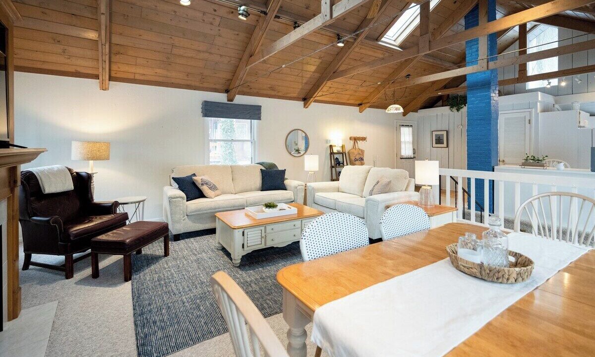 Photo of Livingroom in Port Sheldon Township