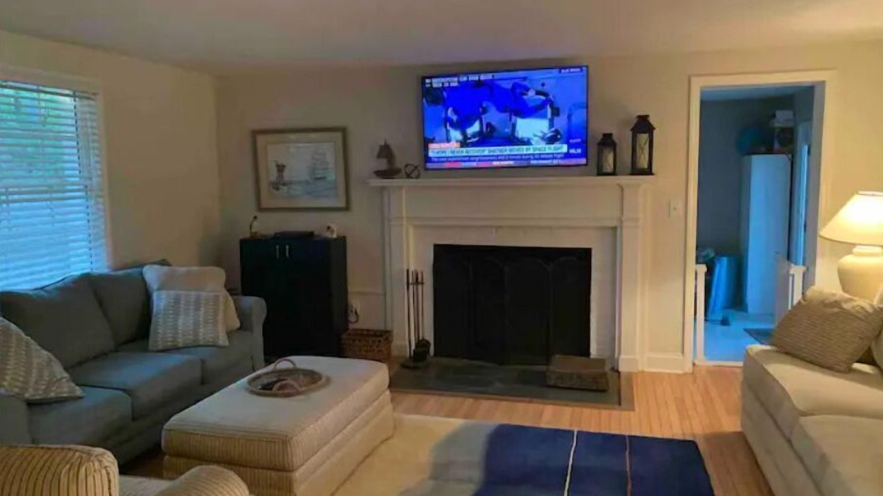 Photo of Livingroom in New London