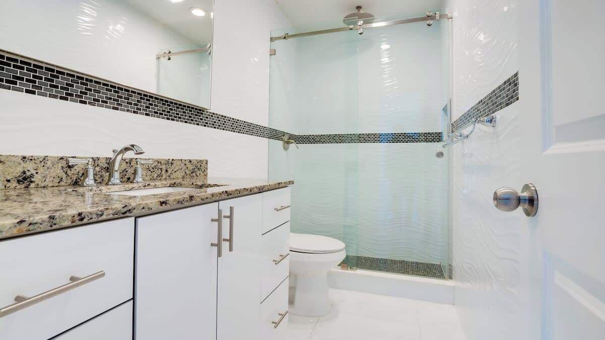 Photo of Bathroom in Boulevard Heights