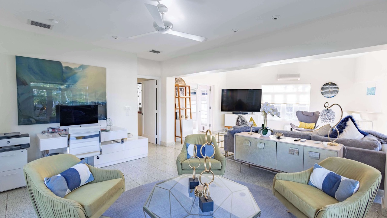 Photo of Livingroom in New Town