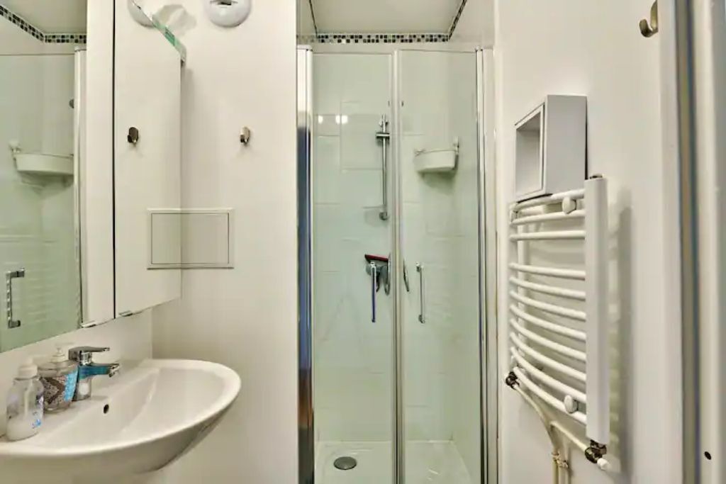 Photo of Bathroom in Universite