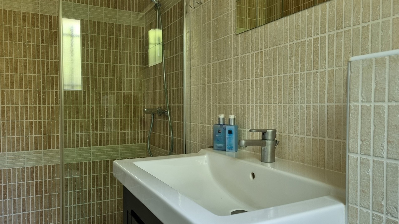 Photo of Bathroom in Caunes-Minervois