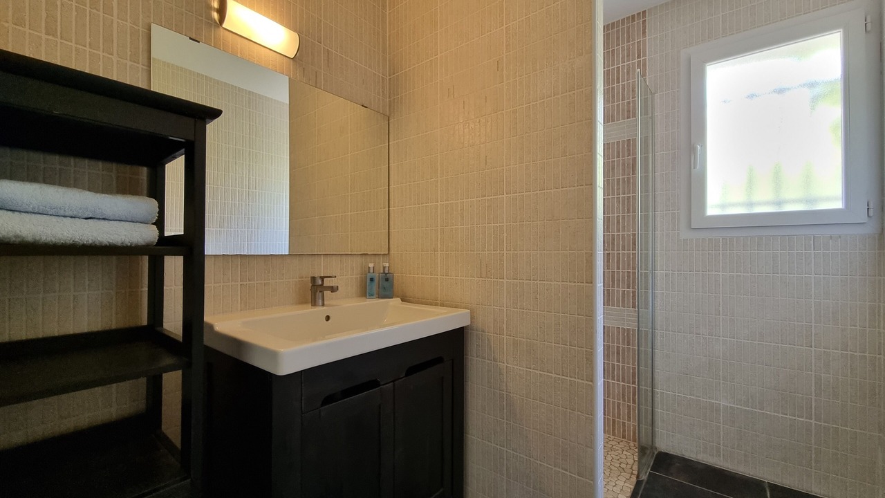 Photo of Bathroom in Caunes-Minervois