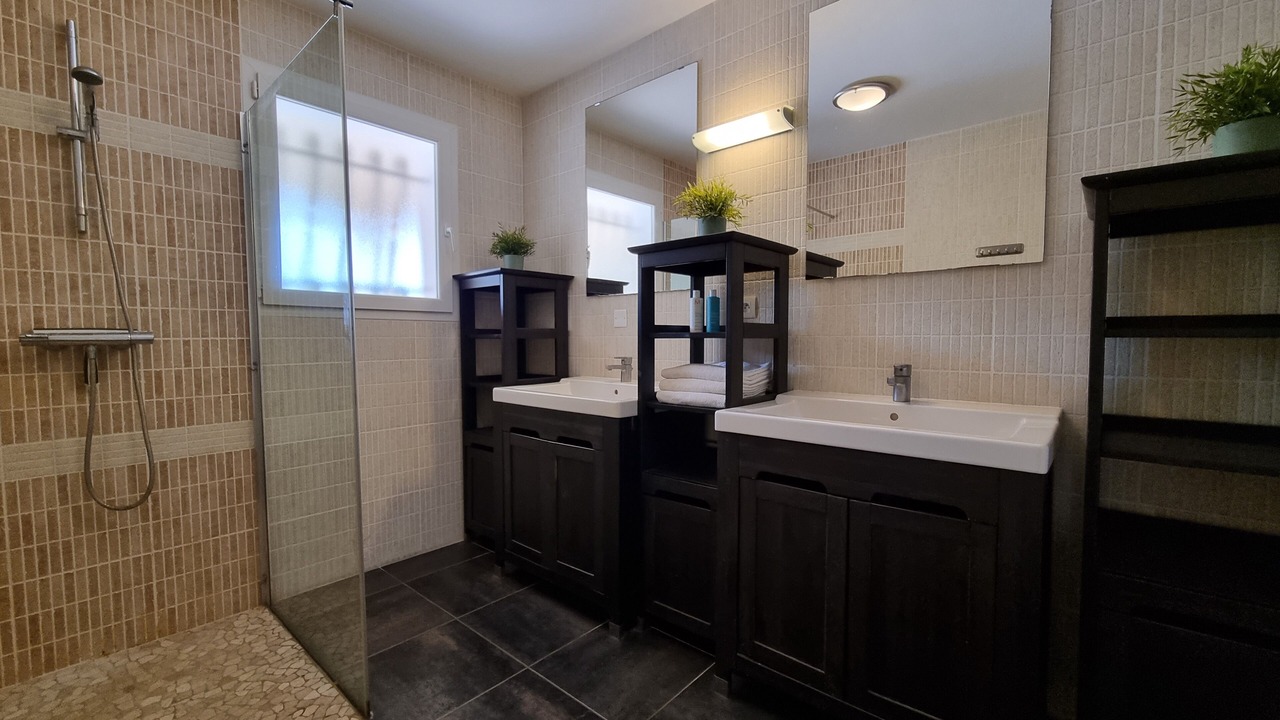 Photo of Bathroom in Caunes-Minervois