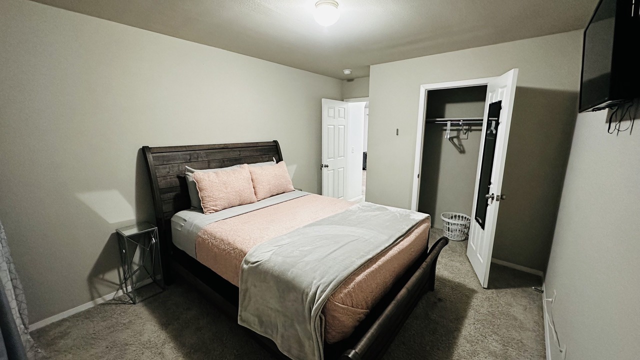 Photo of Bedroom in Broken Arrow