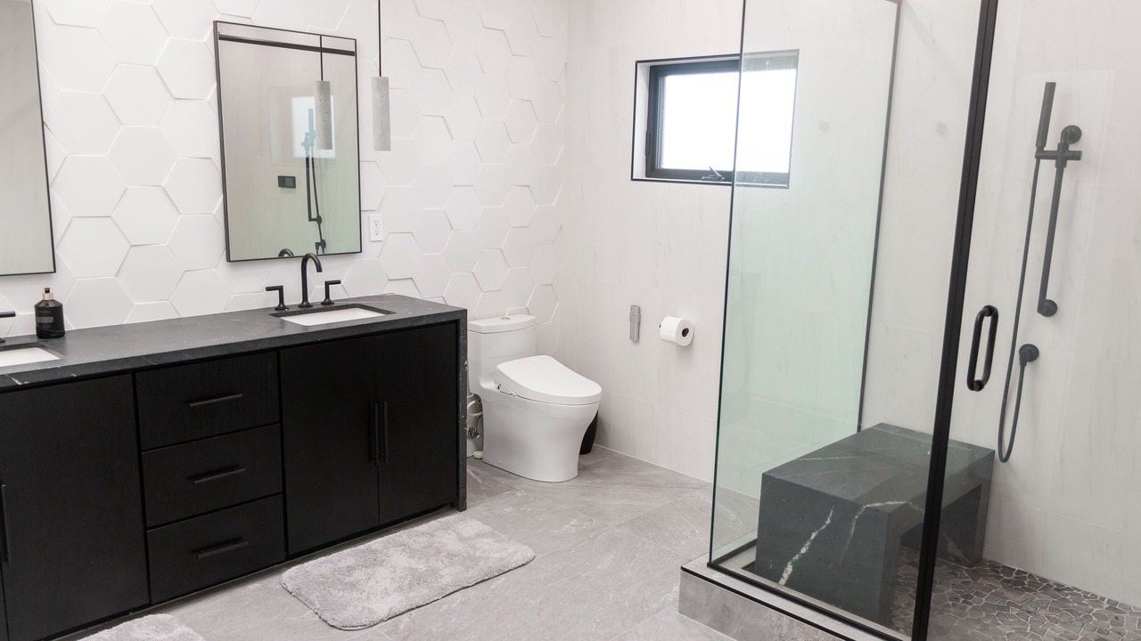 Photo of Bathroom in Mar Vista