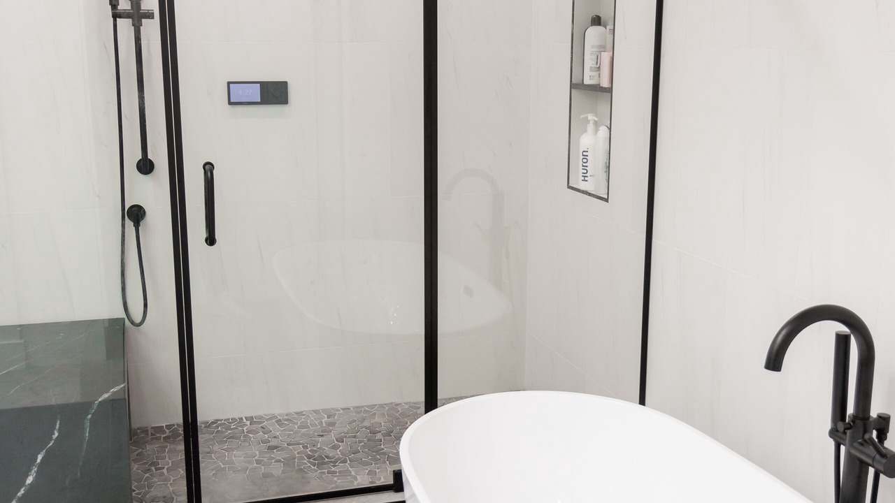Photo of Bathroom in Mar Vista