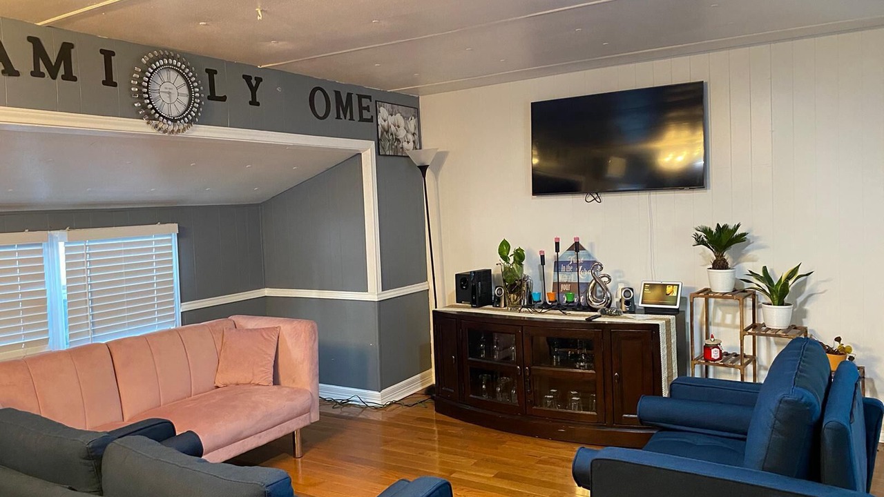 Photo of Livingroom in Channelview