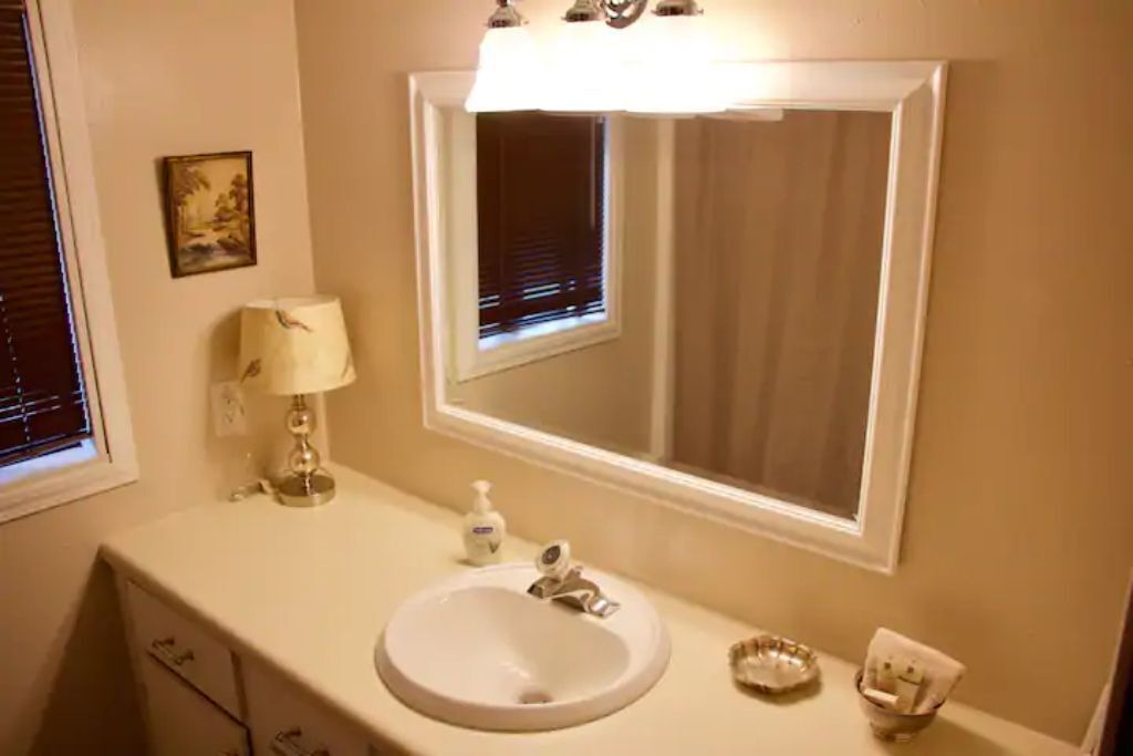Photo of Bathroom in Plain