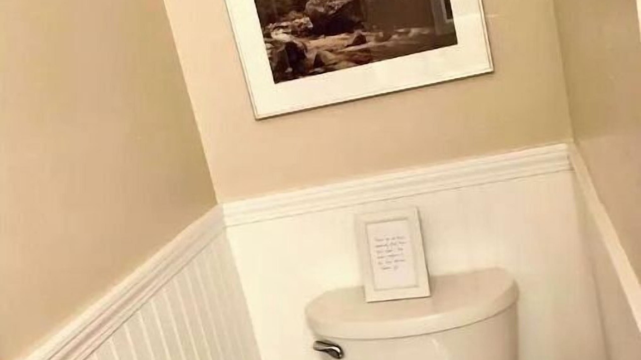 Photo of Bathroom in Plain