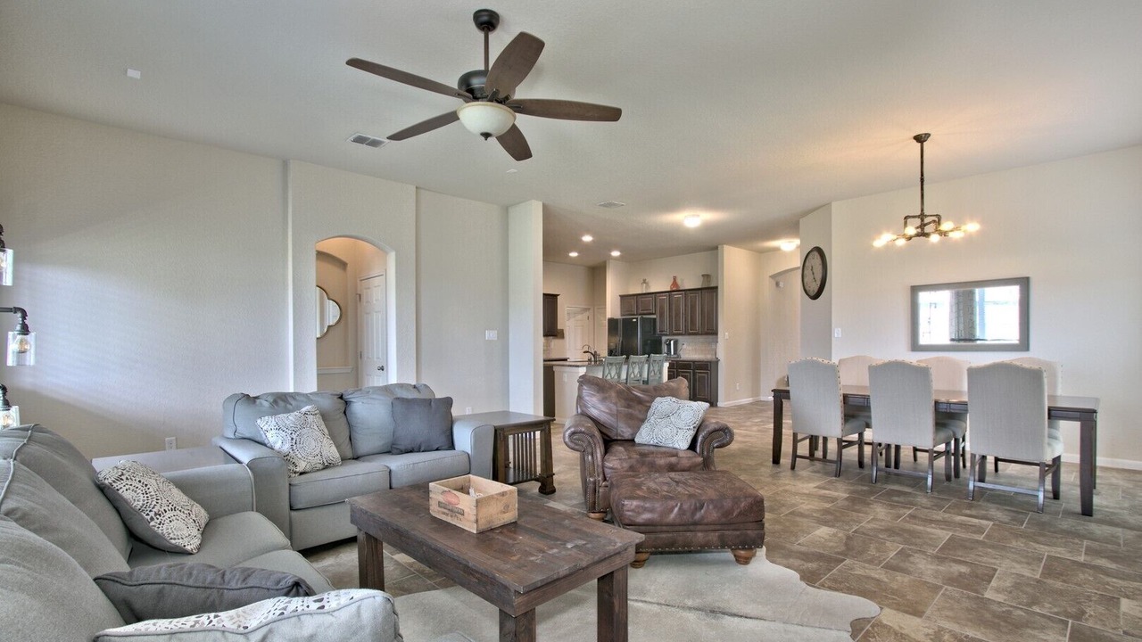 Photo of Livingroom in Converse
