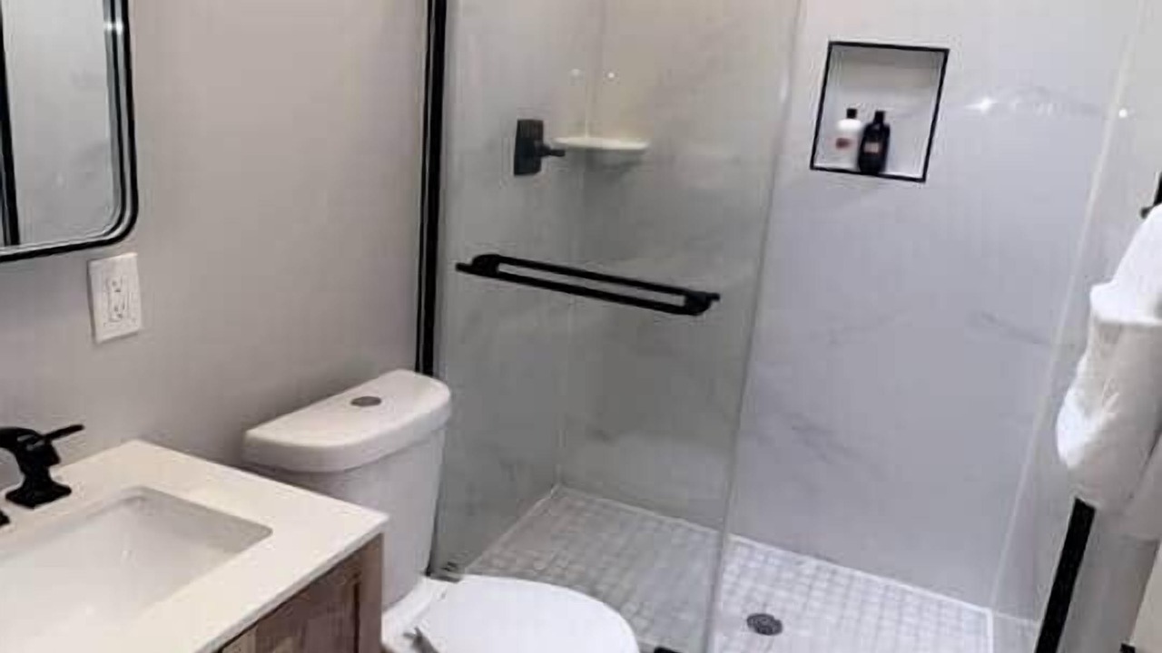 Photo of Bathroom in Point Breeze
