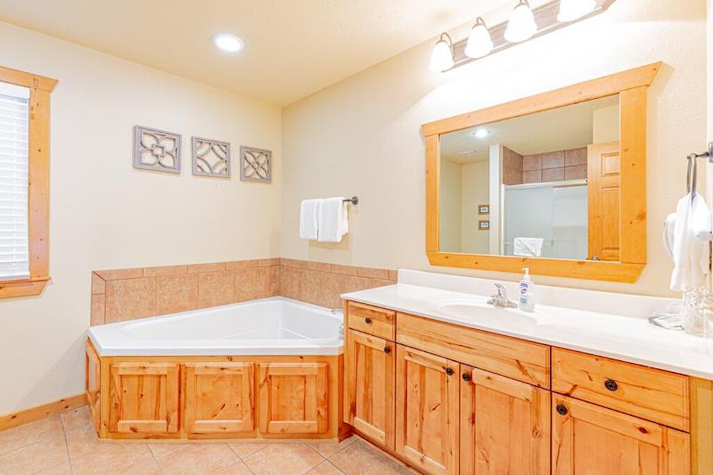 Photo of Bathroom in Reeds Spring