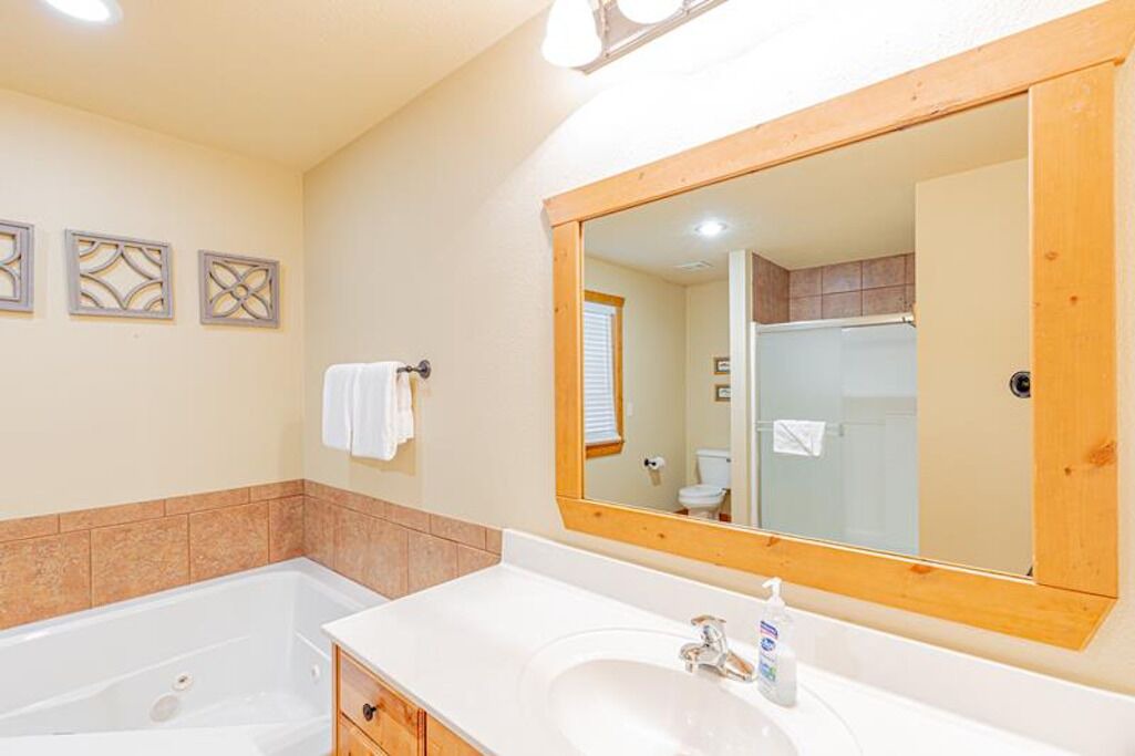 Photo of Bathroom in Reeds Spring