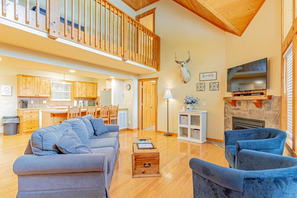 Photo of Bedroom in Reeds Spring