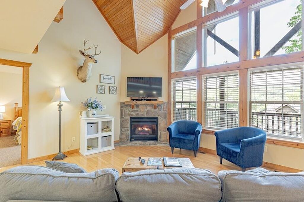 Photo of Bedroom in Reeds Spring