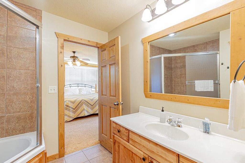 Photo of Bathroom in Reeds Spring