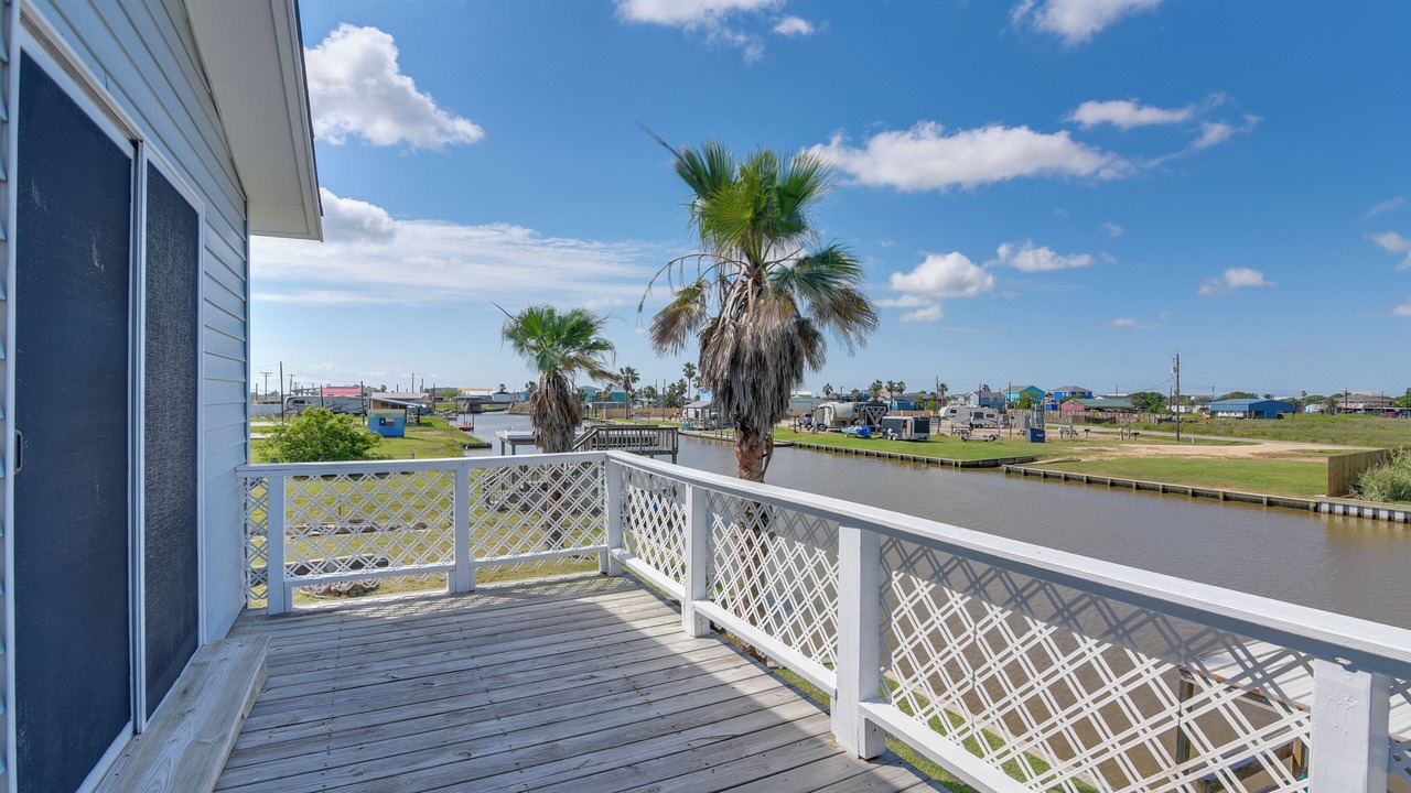 Photo of Patio Balcony in Cedar Lane