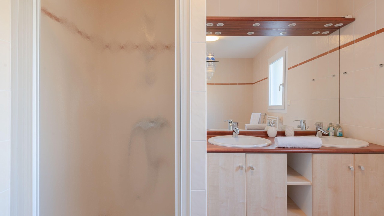 Photo of Bathroom in Les Moutiers-en-Retz