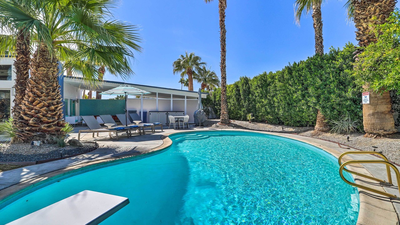 Photo of Outdoor in Racquet Club Estates