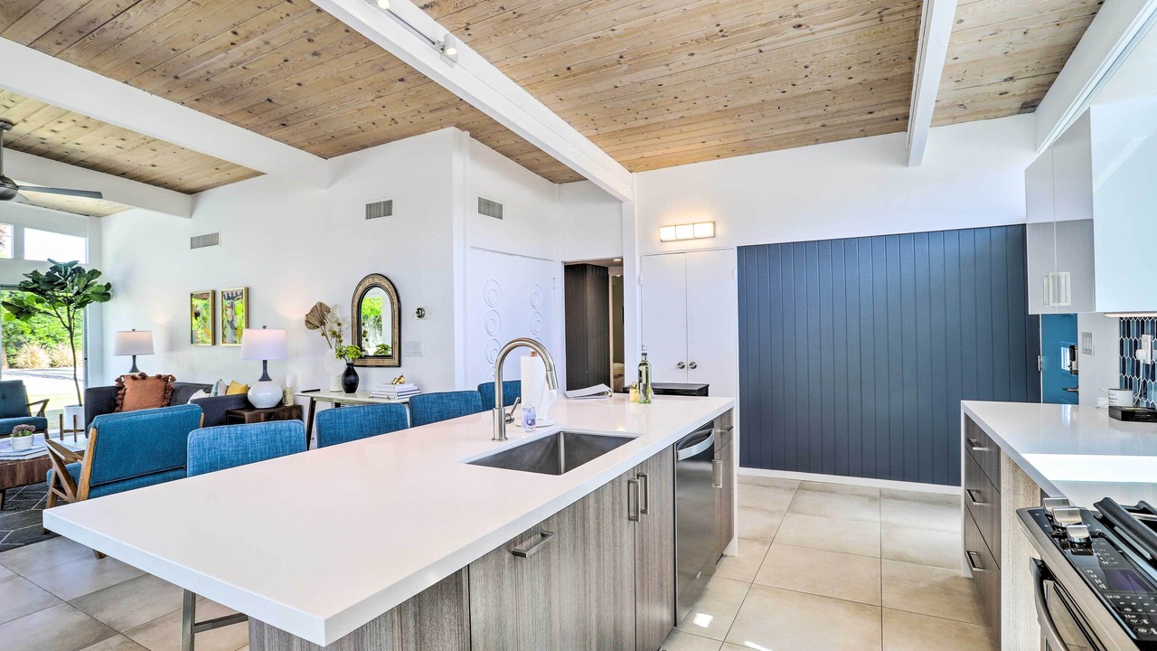 Photo of Kitchen in Racquet Club Estates