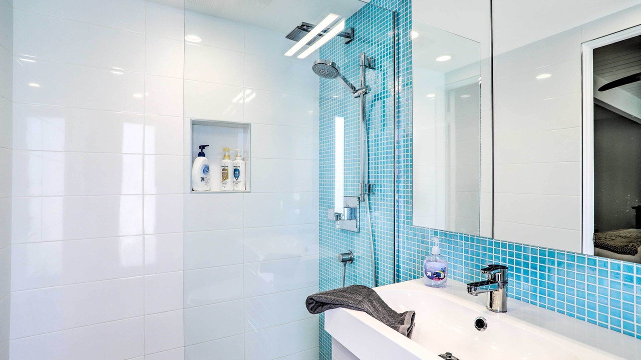 Photo of Bathroom in Racquet Club Estates