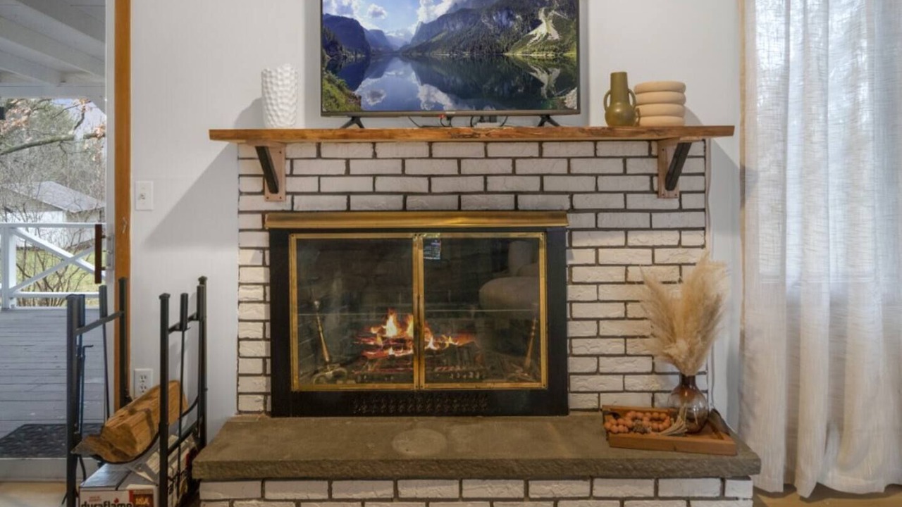 Photo of Livingroom in Lansing