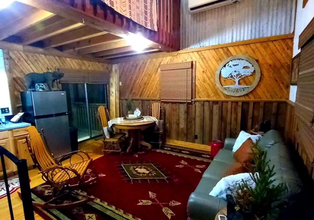 Photo of Livingroom in Madison County