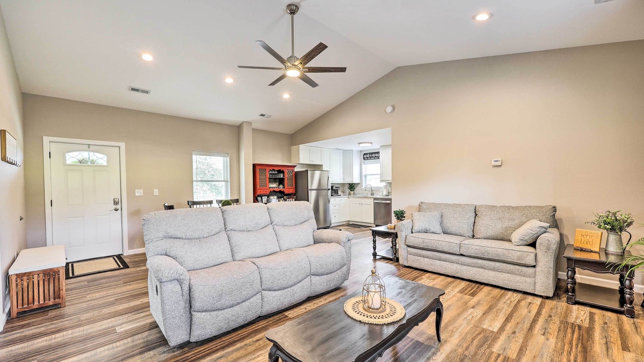 Photo of Livingroom in Berryville