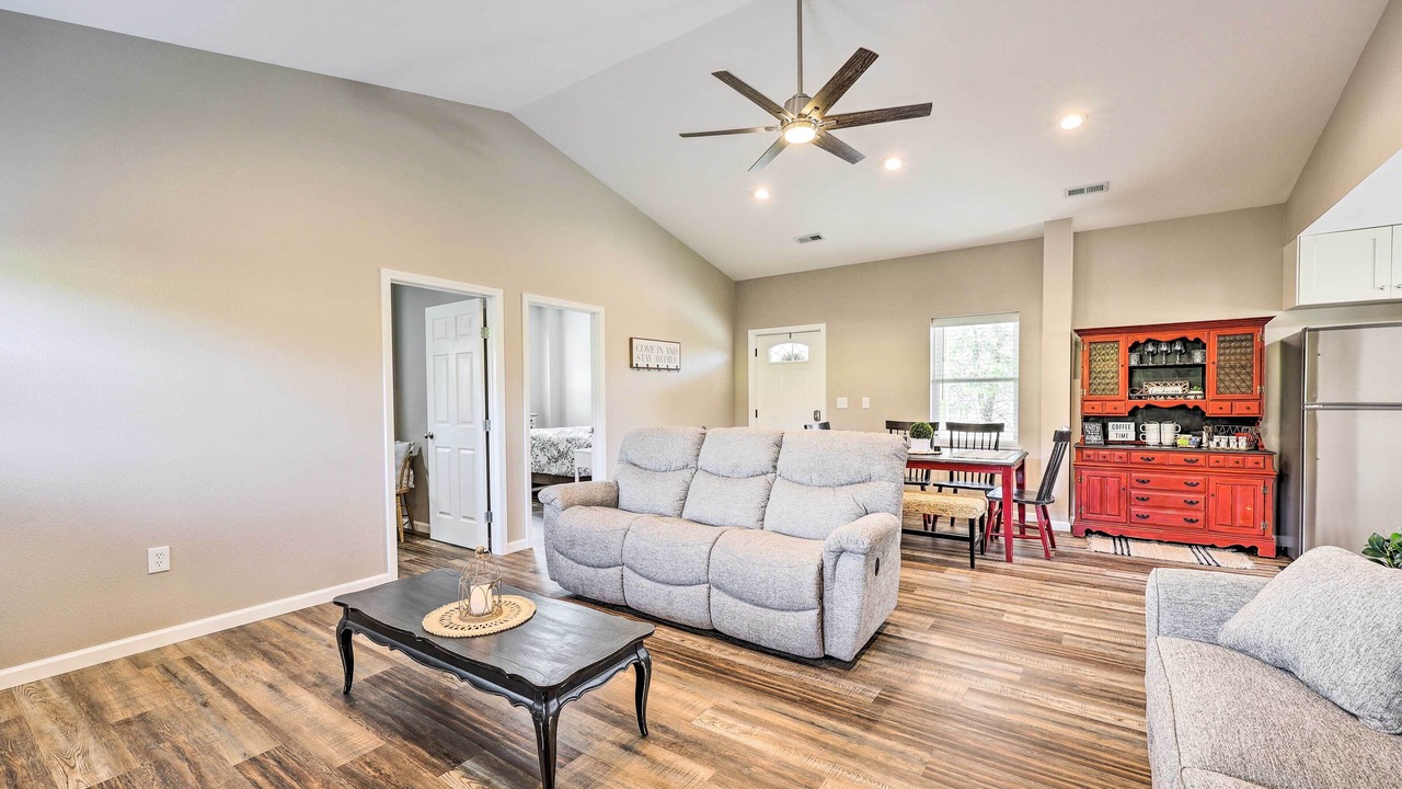 Photo of Livingroom in Berryville