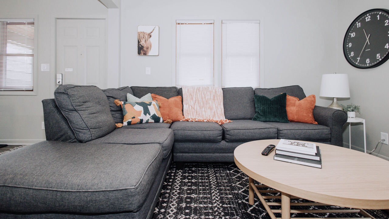Photo of Livingroom in Macalester - Groveland
