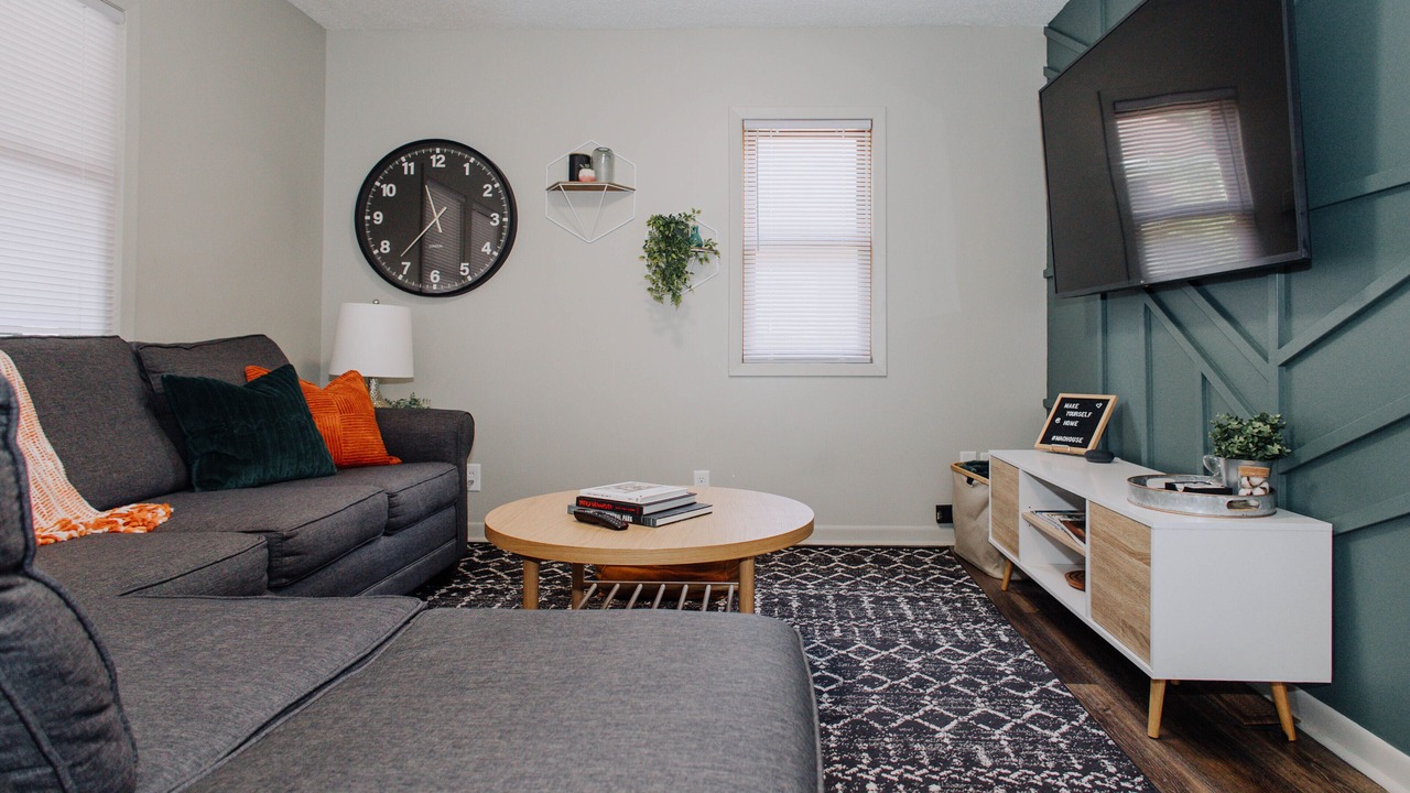Photo of Livingroom in Macalester - Groveland