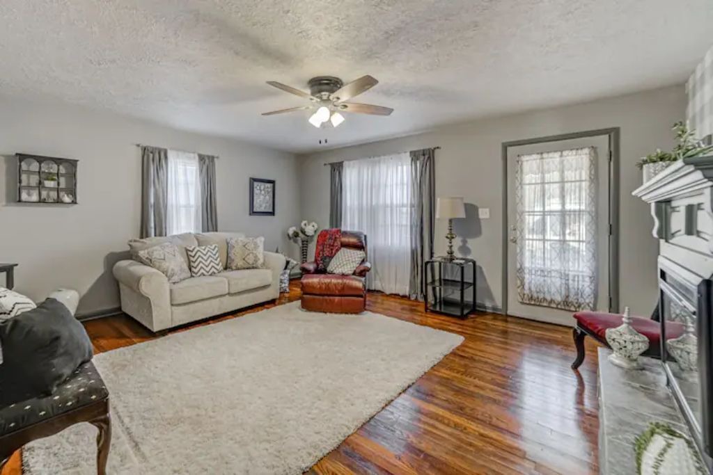 Photo of Livingroom in Springfield