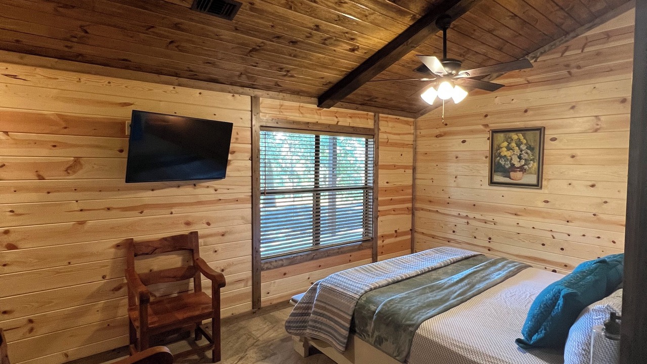 Photo of Bedroom in Smithville
