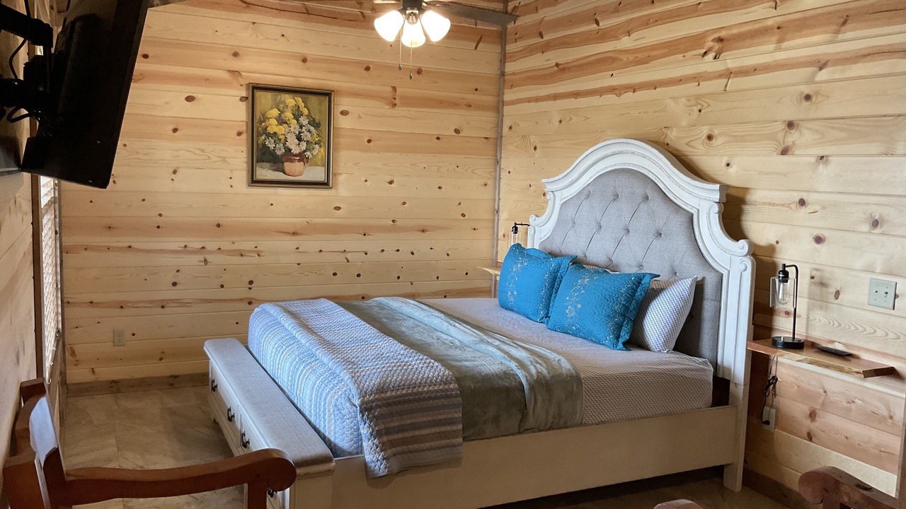 Photo of Bedroom in Smithville