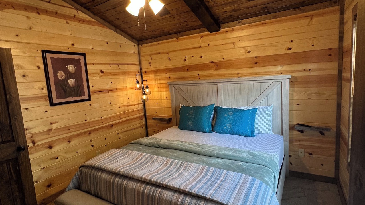 Photo of Bedroom in Smithville