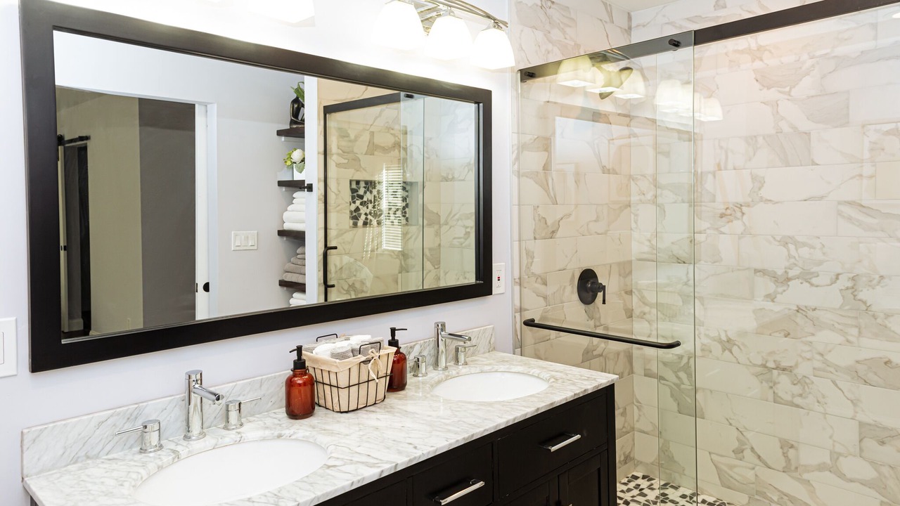Photo of Bathroom in Tower Grove South