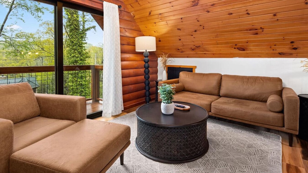 Photo of Livingroom in Oakland