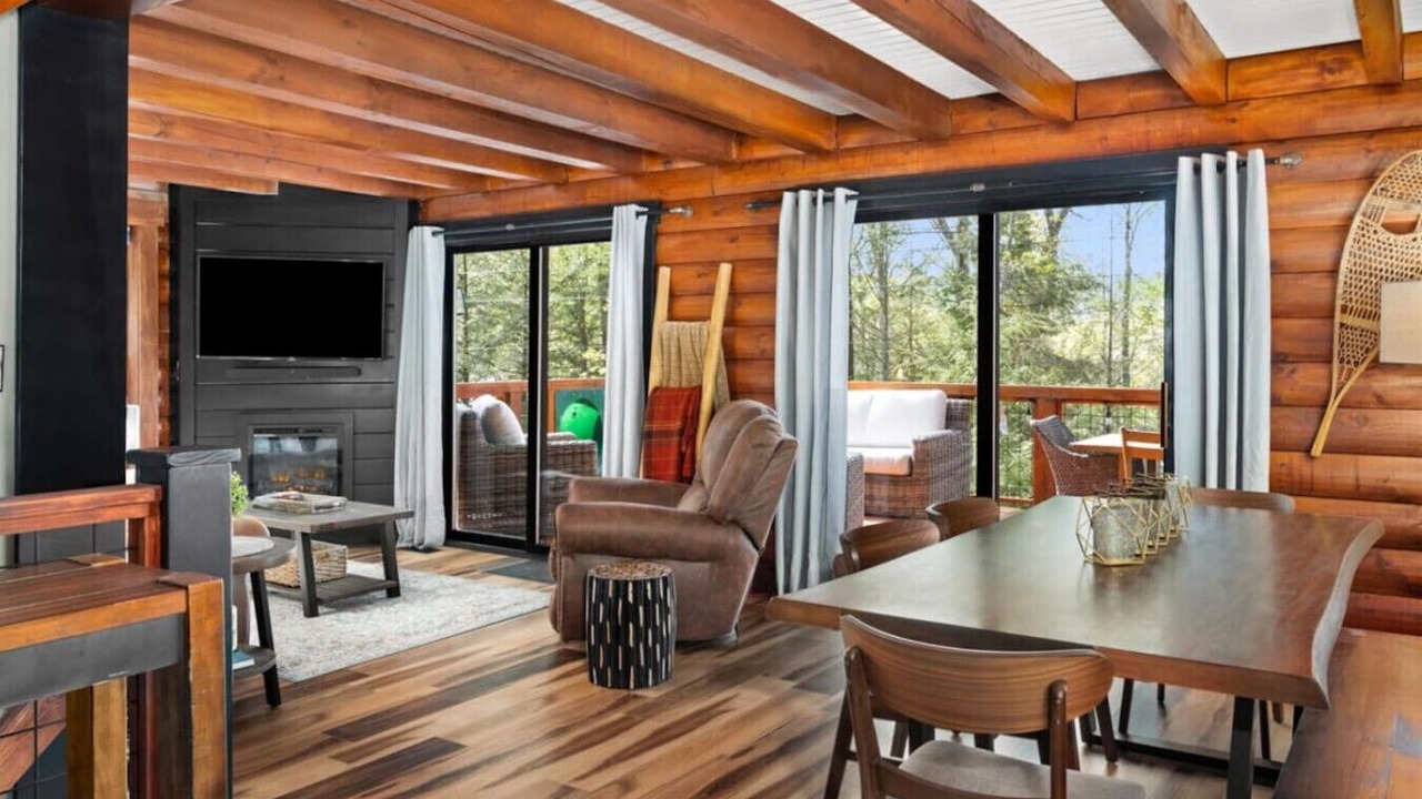 Photo of Livingroom in Oakland