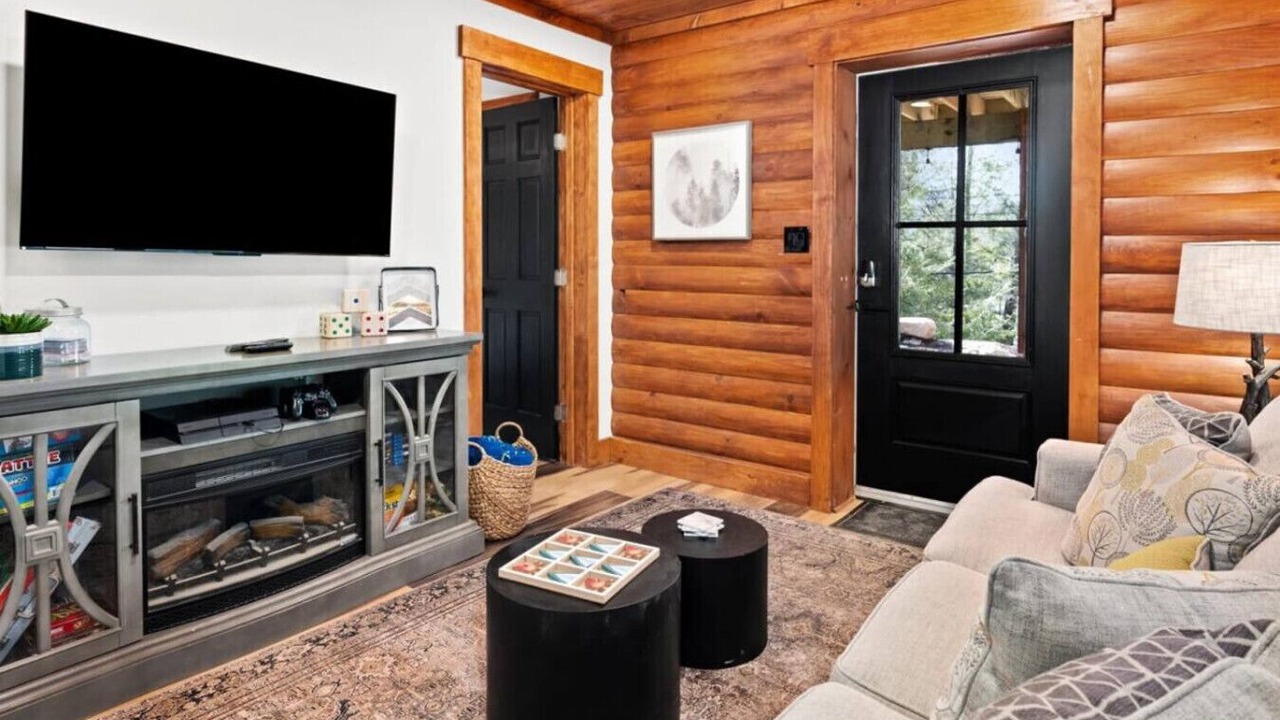 Photo of Livingroom in Oakland