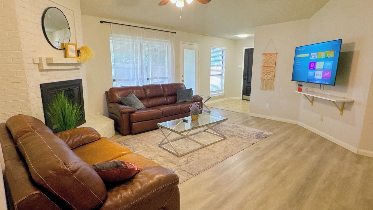 Photo of Livingroom in Southeast Arlington